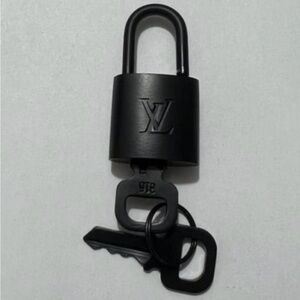RARE matte black lv lock